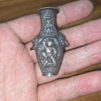 清银质小瓶，用途不详